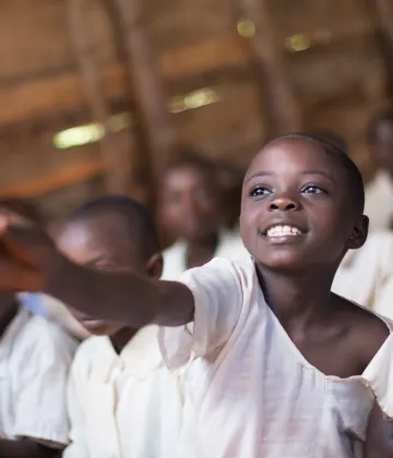 As part of the UNICEF/OCHA led Rapid response to Movements of Population (RRMP) response to displacement in Mulamba, South Kivu, partner AVSI Foundation organized a 4-day training for teachers in local schools. As part of the intervention, Chiboba Primary School (pictured), where 95 of the 370 students were from displaced families, also received $1,140 as the first part of two vouchers provided for improving the school structure. RRMP partner International rescue Committee (IRC) constructed two blocks of la